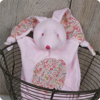 Doudou Lapin Tendresse, doudou bébé, peluche, lapin peluche